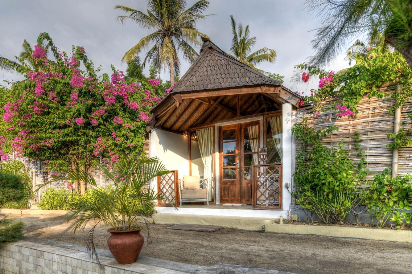 Les Villas Ottalia Yoga & Diving, Gili Meno Exterior photo